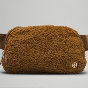 lululemon Belt Bag - Fleece